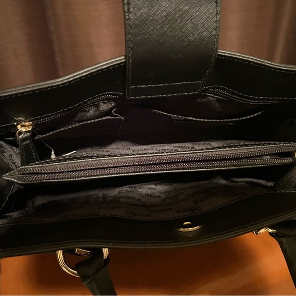 NWT Michael Kors - Hamilton EW Satchel - Black - Leather w/shoulder strap. - Picture 5 of 11